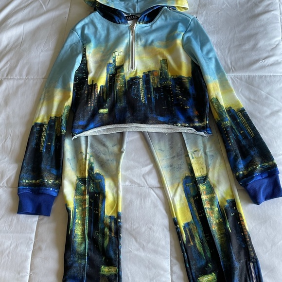 Akira Chicago Cityline Two Piece - Picture 12 of 15